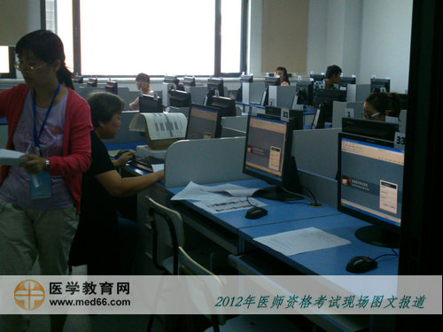醫(yī)師計(jì)算機(jī)化考試現(xiàn)場(chǎng)，讓人欽佩大齡考生