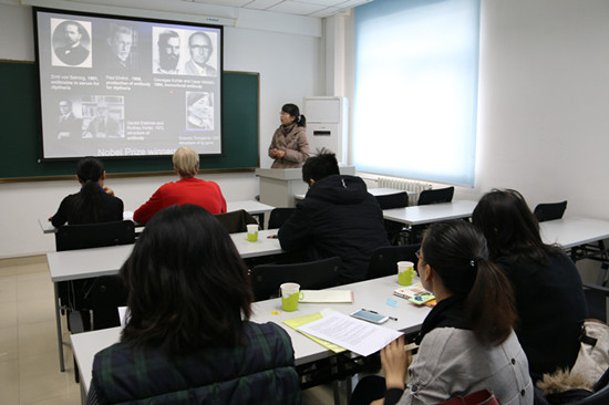 南開大學(xué)醫(yī)學(xué)院教師切磋全英文授課技藝