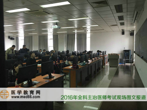 考生陸續(xù)就坐，考試即將正式開始！